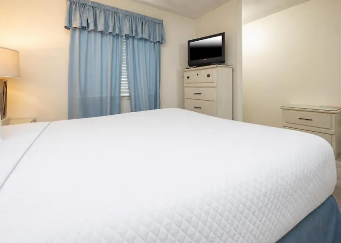 Apartment Surf & Racquet 603a